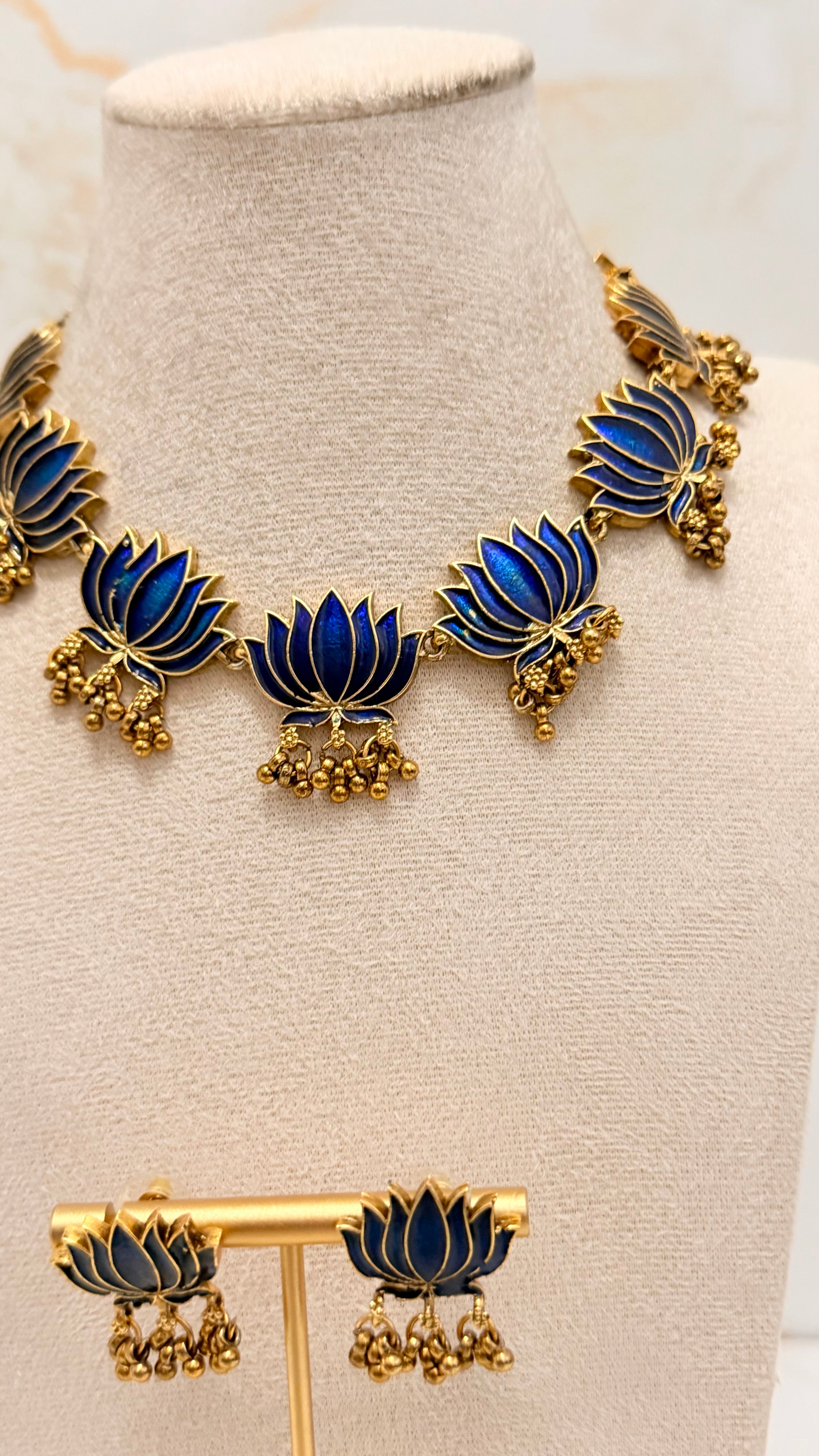 Lotus Necklace Set