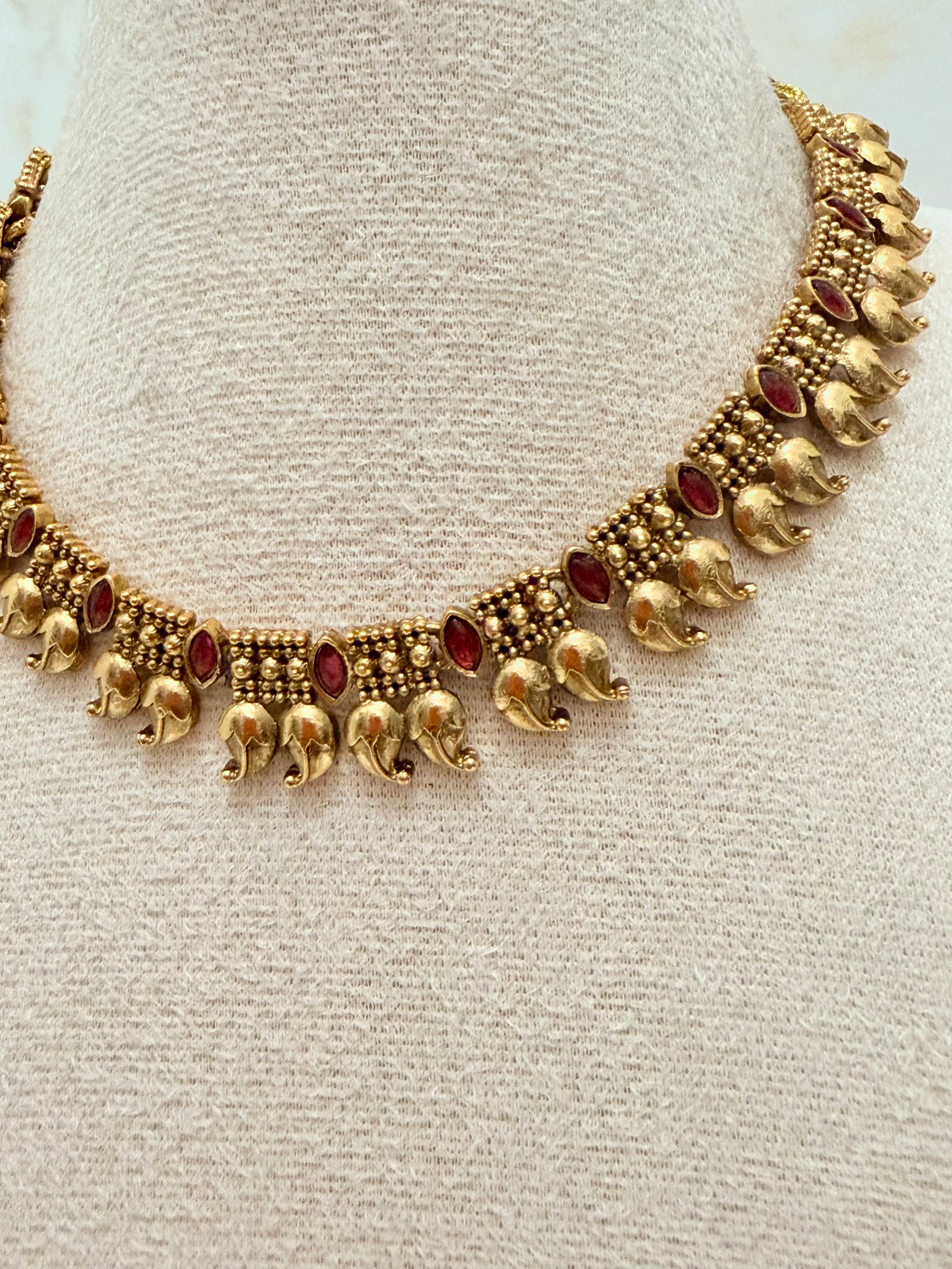 Mango Necklace Set