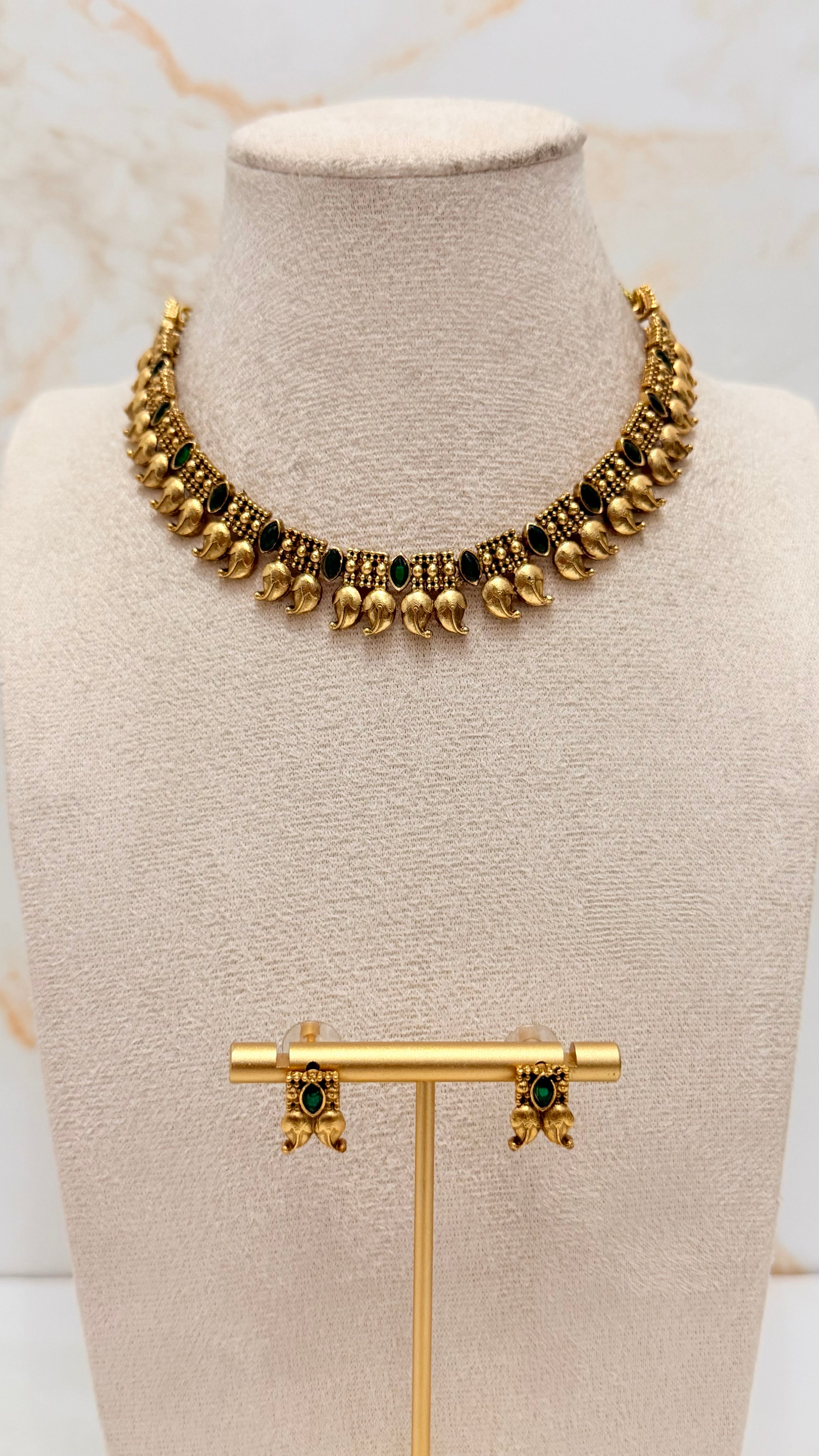 Mango Necklace Set