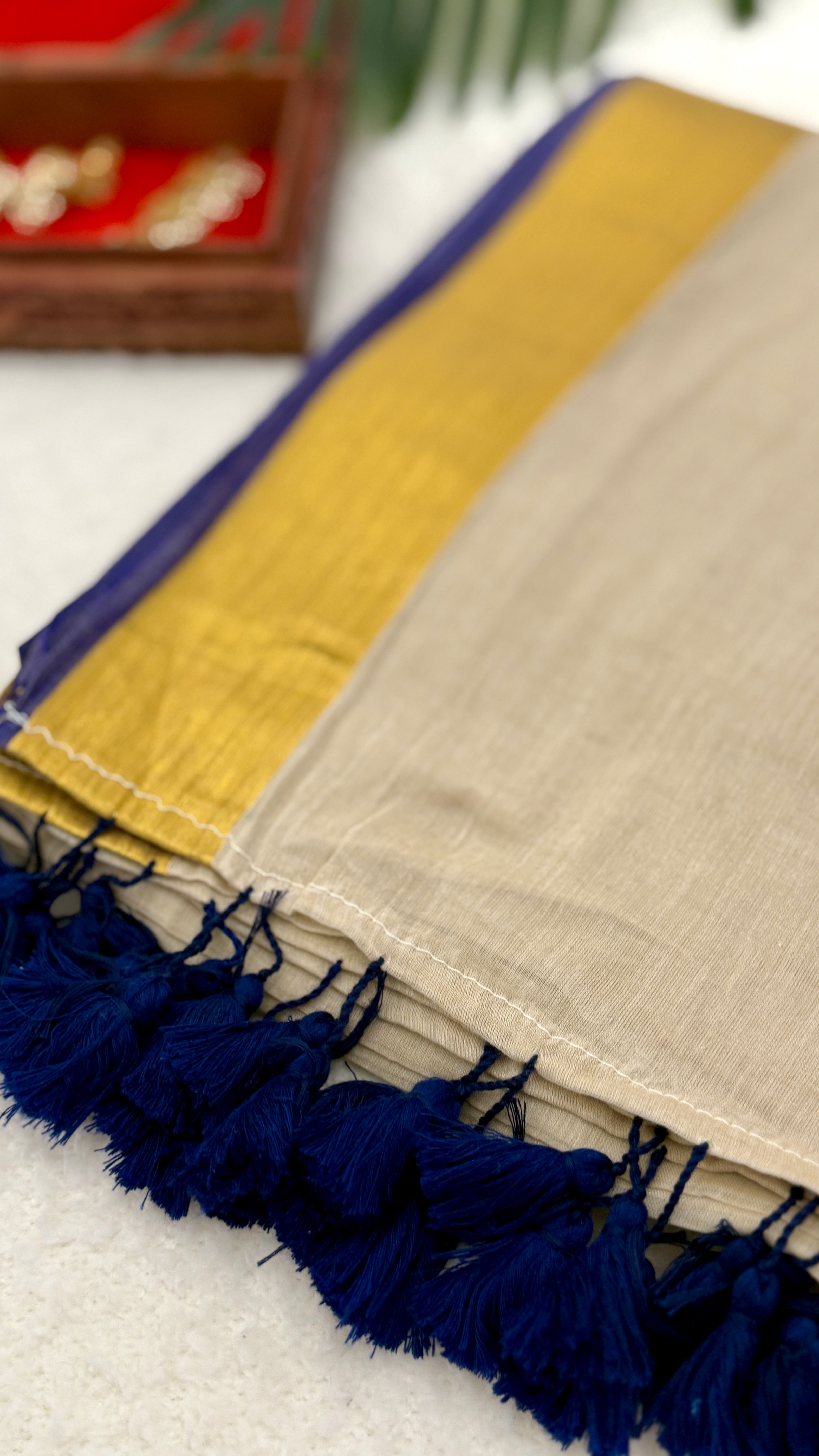 Mul Cotton Blue Saree With Hand Work Blouse