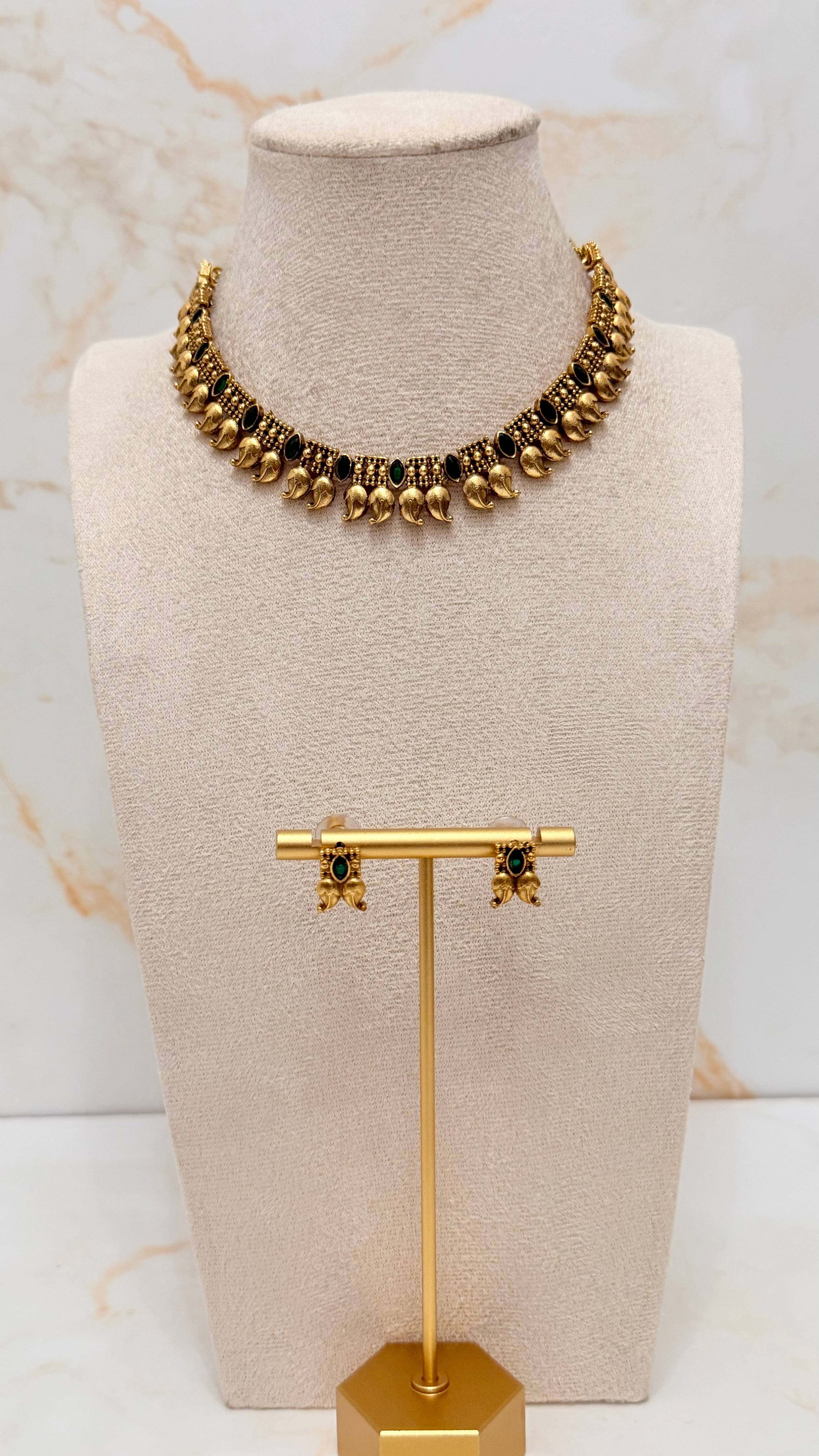 Mango Necklace Set
