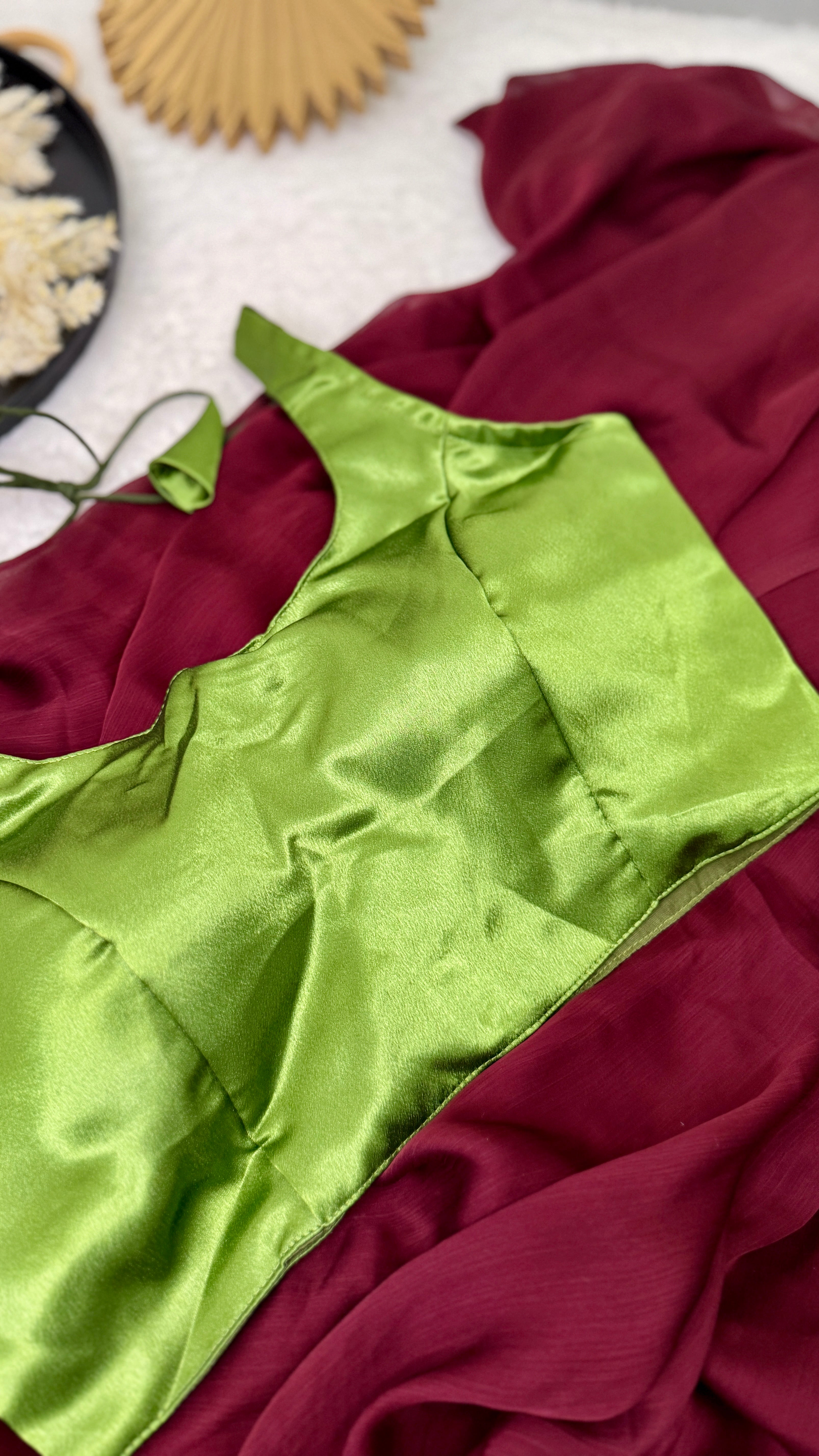 Sleevless Blouse
