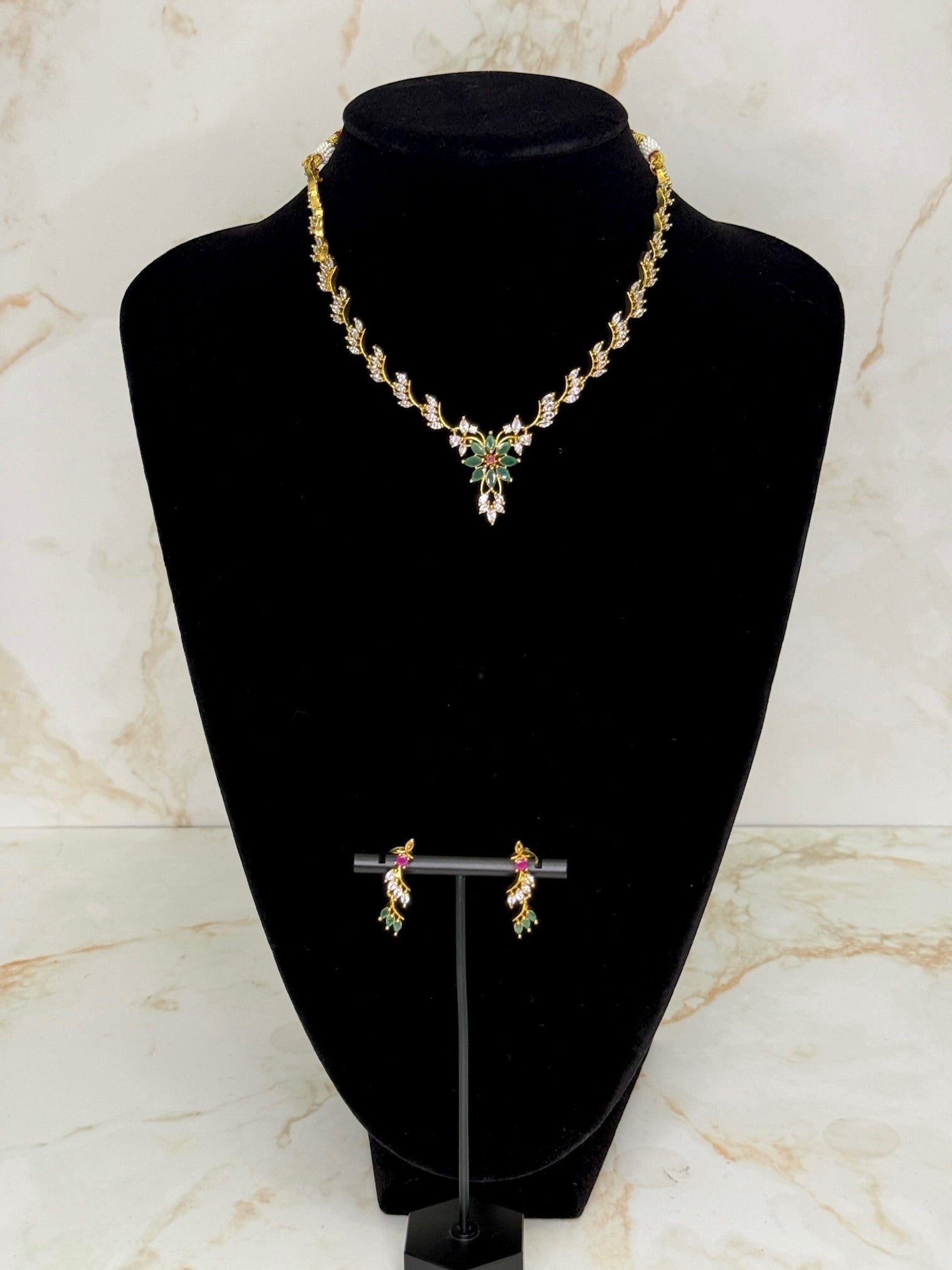 Floral Ruby Green Neckpiece